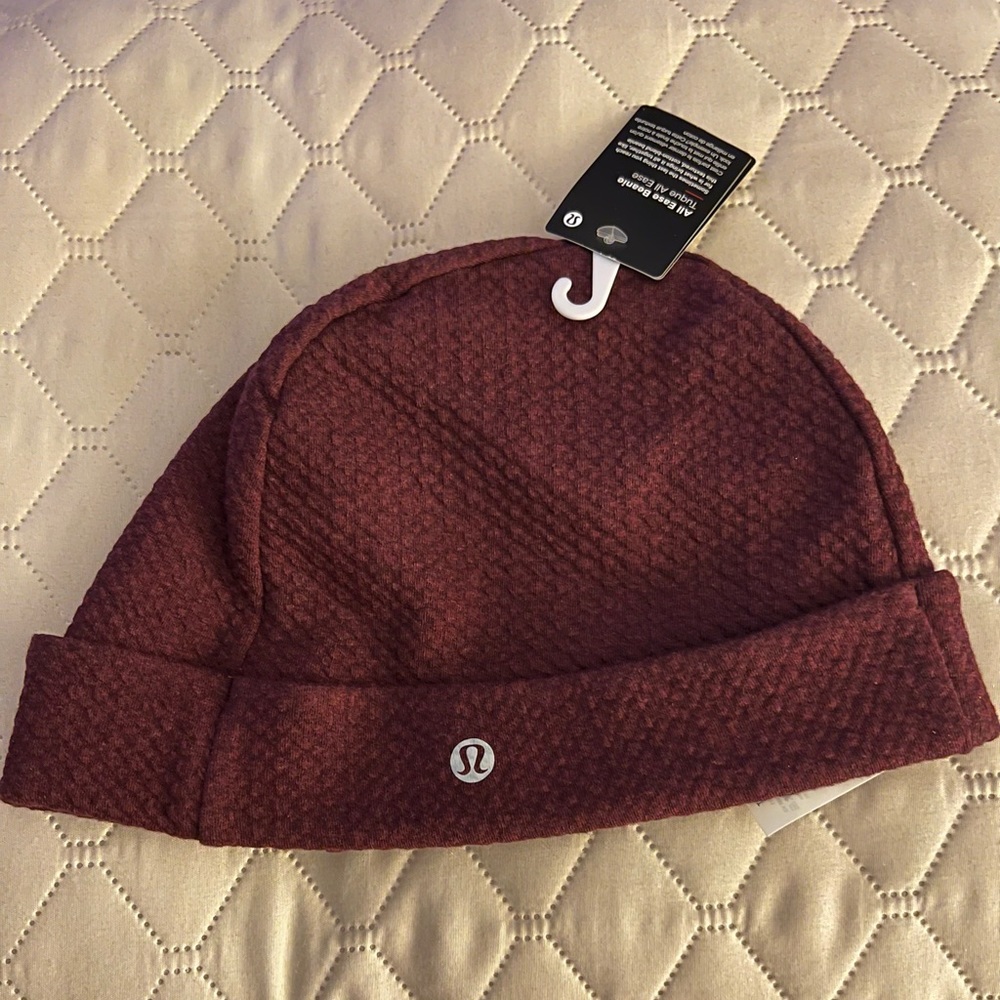 Lululemon All Ease Beanie NWT😎 Summer Special